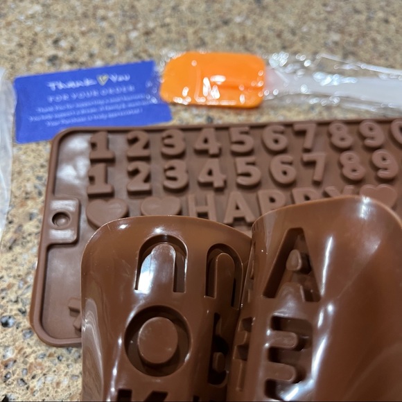 NIB Set of Food Grade Silicone Shape Molds with Spatula & Chocolate Squeeze Bags - Picture 7 of 12